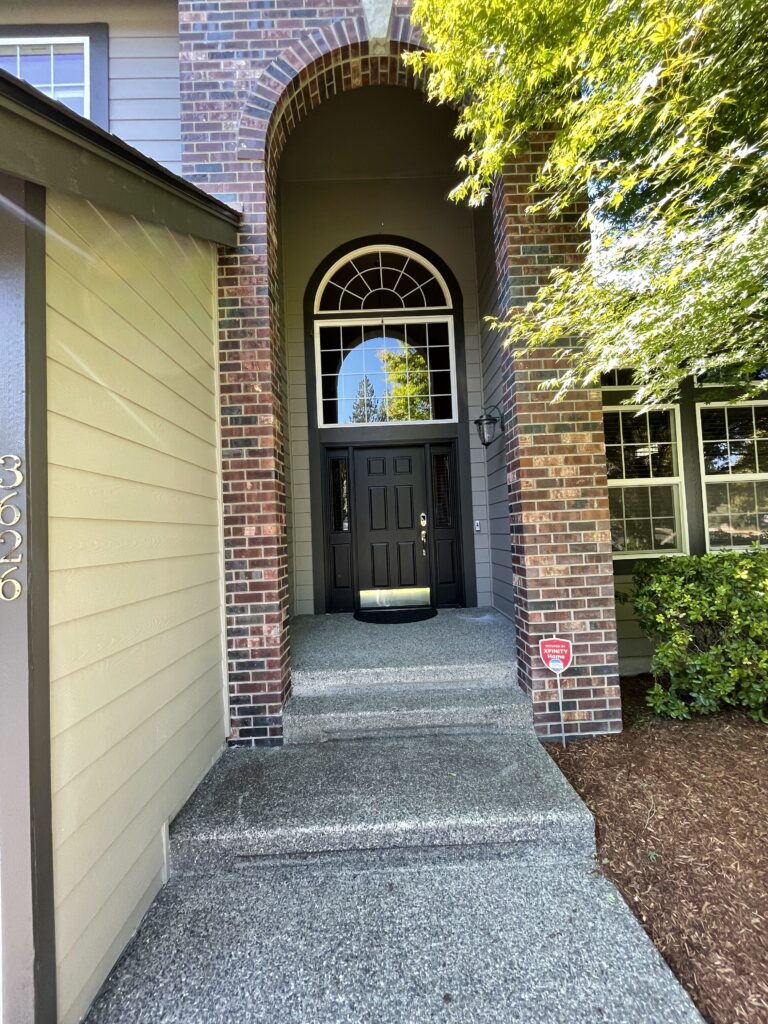 Custom home for a police officer and his accountant wife (1)